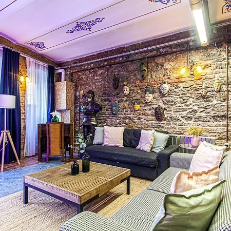 Apartman Centrally Located Historical Flat In Beyoglu